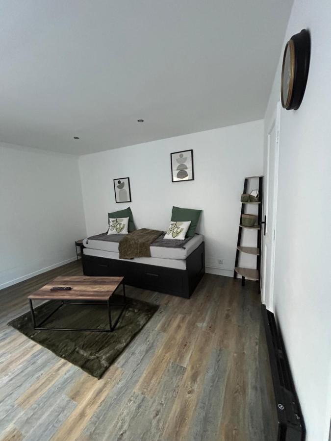 Appartement Au Bord Du D'elancourt Village
